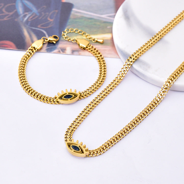 Design Clavicle Chain Oval Eye Pendant