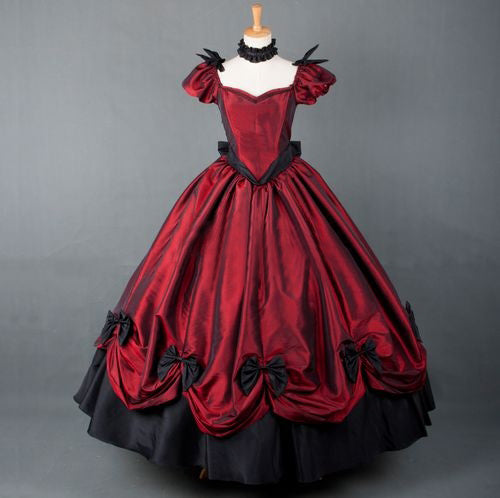 Lolita Victoria accessorised with a lolita frock