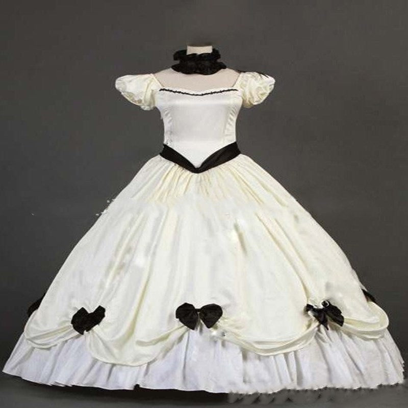 Lolita Victoria accessorised with a lolita frock