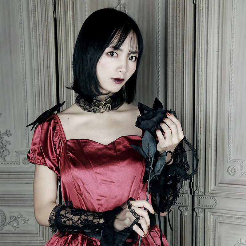 Lolita Victoria accessorised with a lolita frock